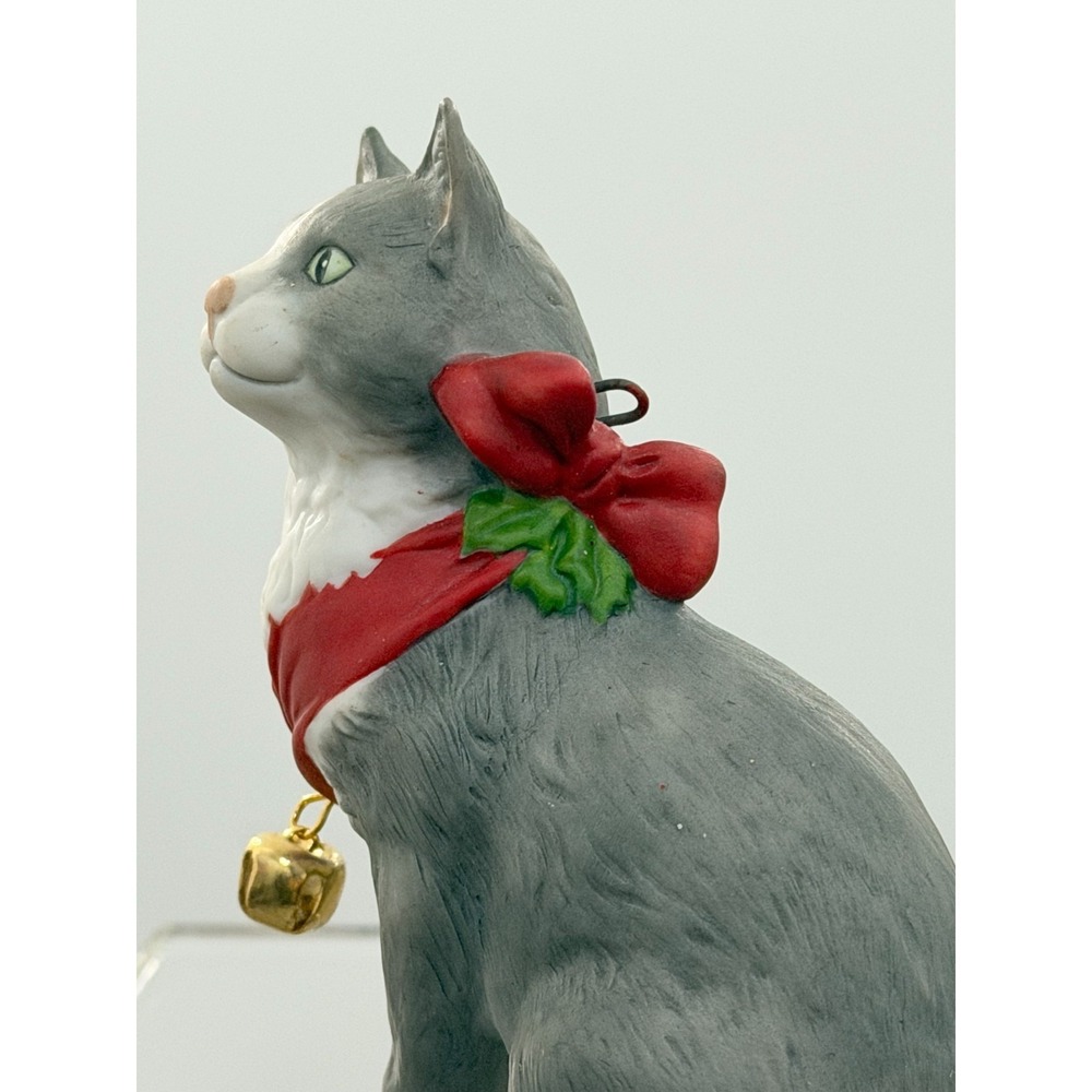 Cat Ornament Porcelain 1989 Noelle Hallmark Keepsake Collector's Club 3.75" Tall - Picture 6 of 7